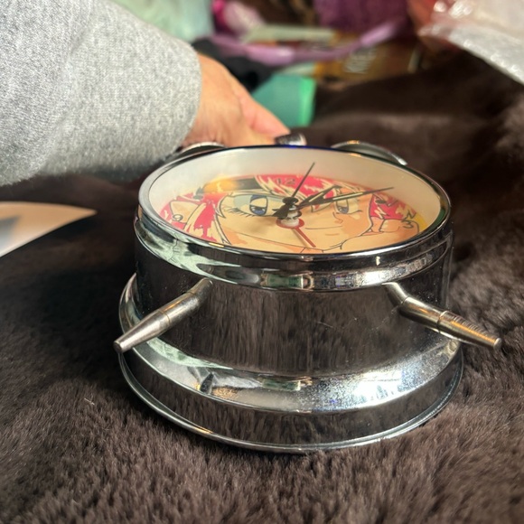 Y2K Anime Alarm Clock - Picture 5 of 7